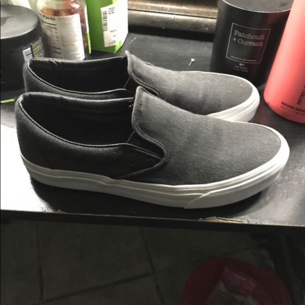 Vans - Picture 2 of 3
